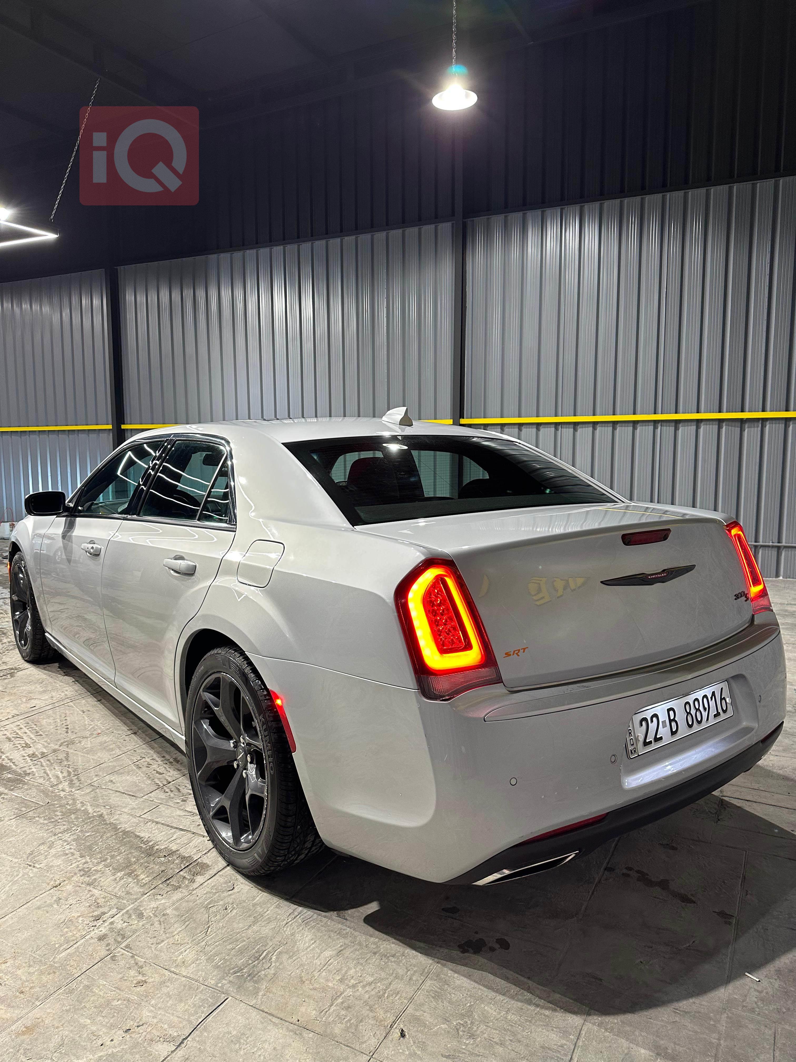 کرایسلەر 300